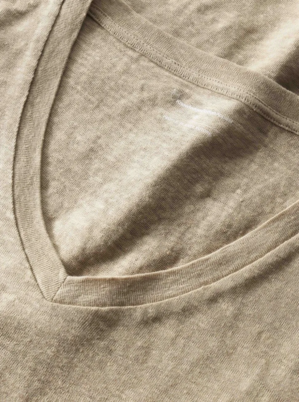 Linen v-neck t-shirt dam